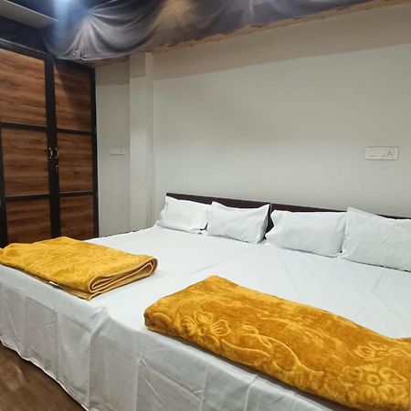Mangaldeep Guest House Уджайн Екстериор снимка