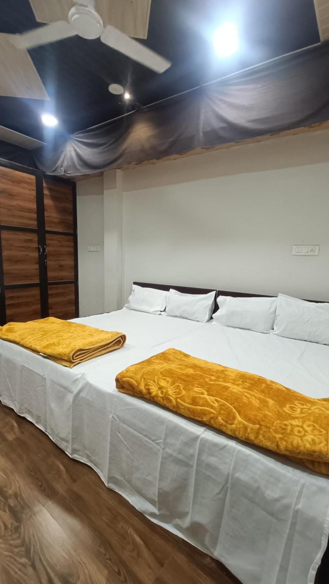 Mangaldeep Guest House Уджайн Екстериор снимка